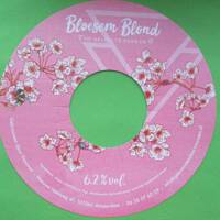 Gebrouwen door Vrouwen, bloesem blond